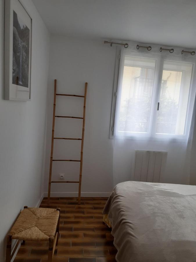 Agreable Maison De Village Avec Terrasse Vinca Екстериор снимка