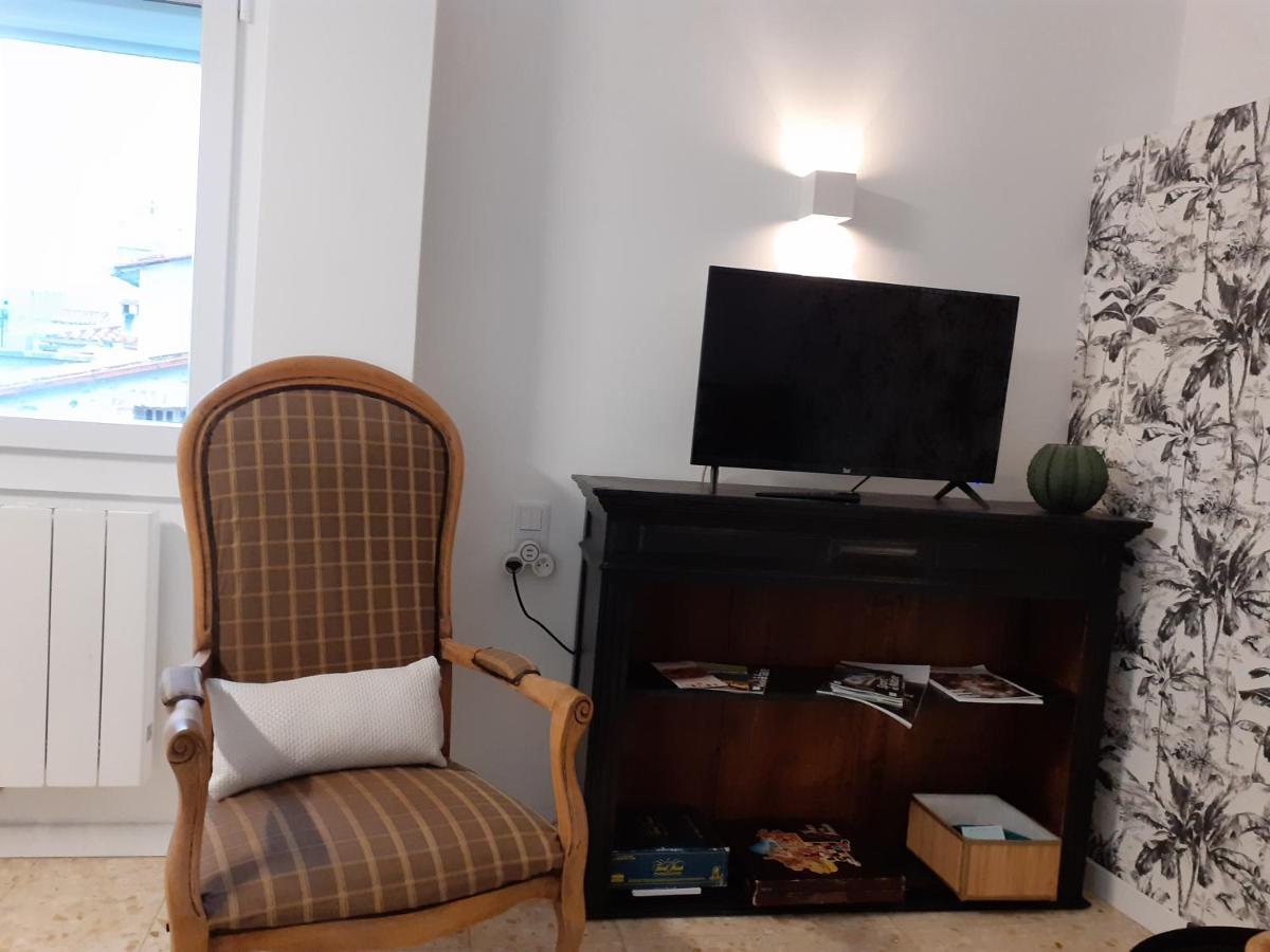 Agreable Maison De Village Avec Terrasse Vinca Екстериор снимка