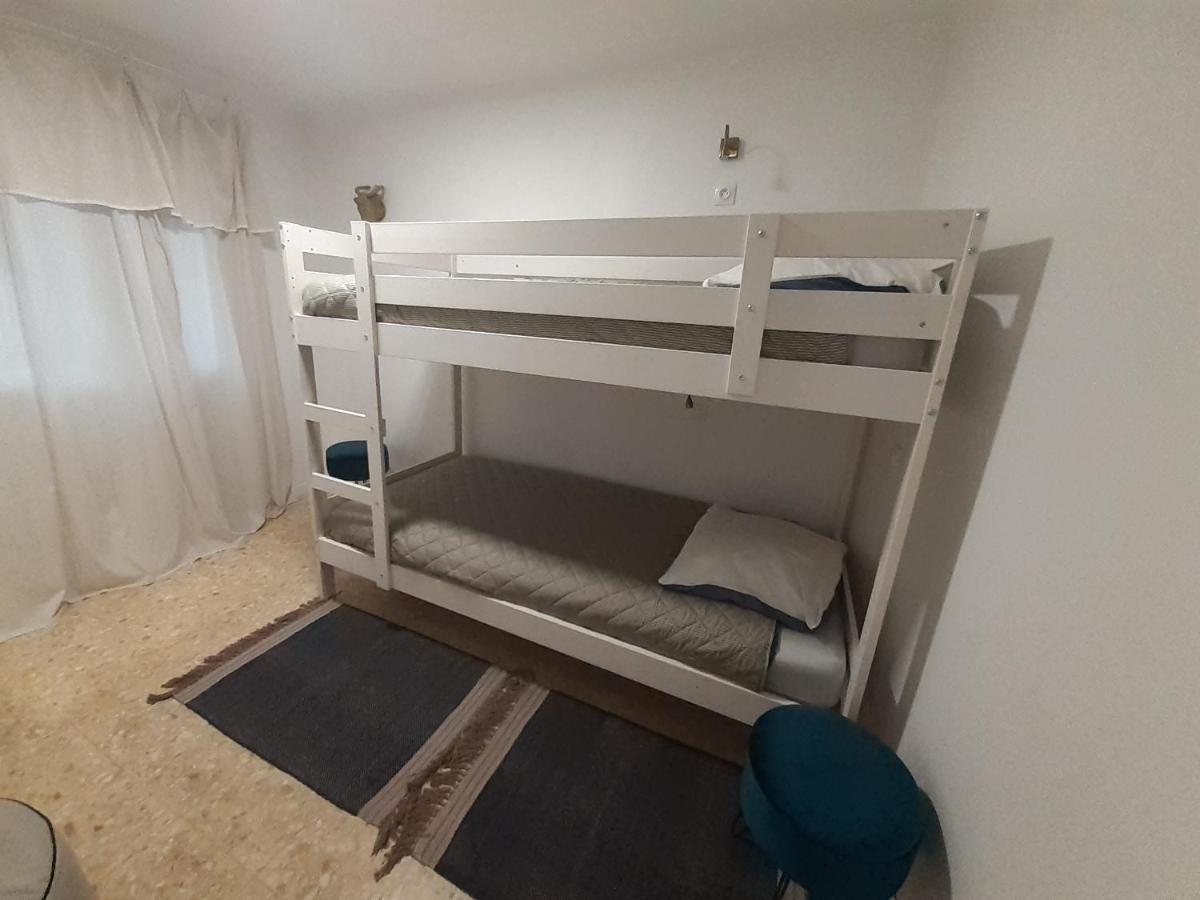 Agreable Maison De Village Avec Terrasse Vinca Екстериор снимка