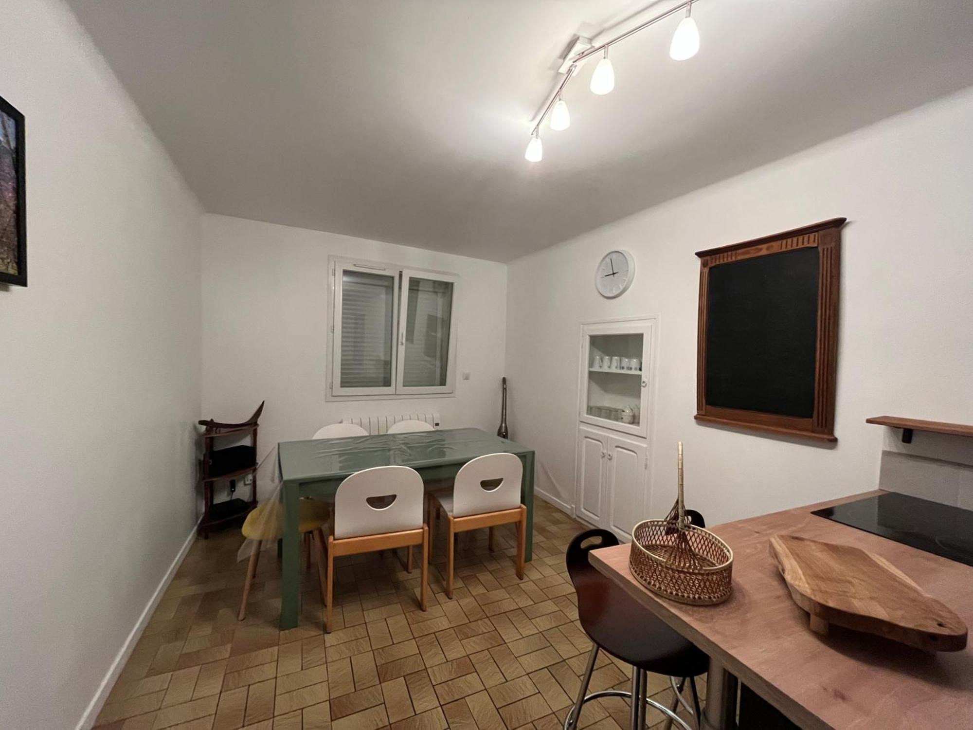 Agreable Maison De Village Avec Terrasse Vinca Екстериор снимка