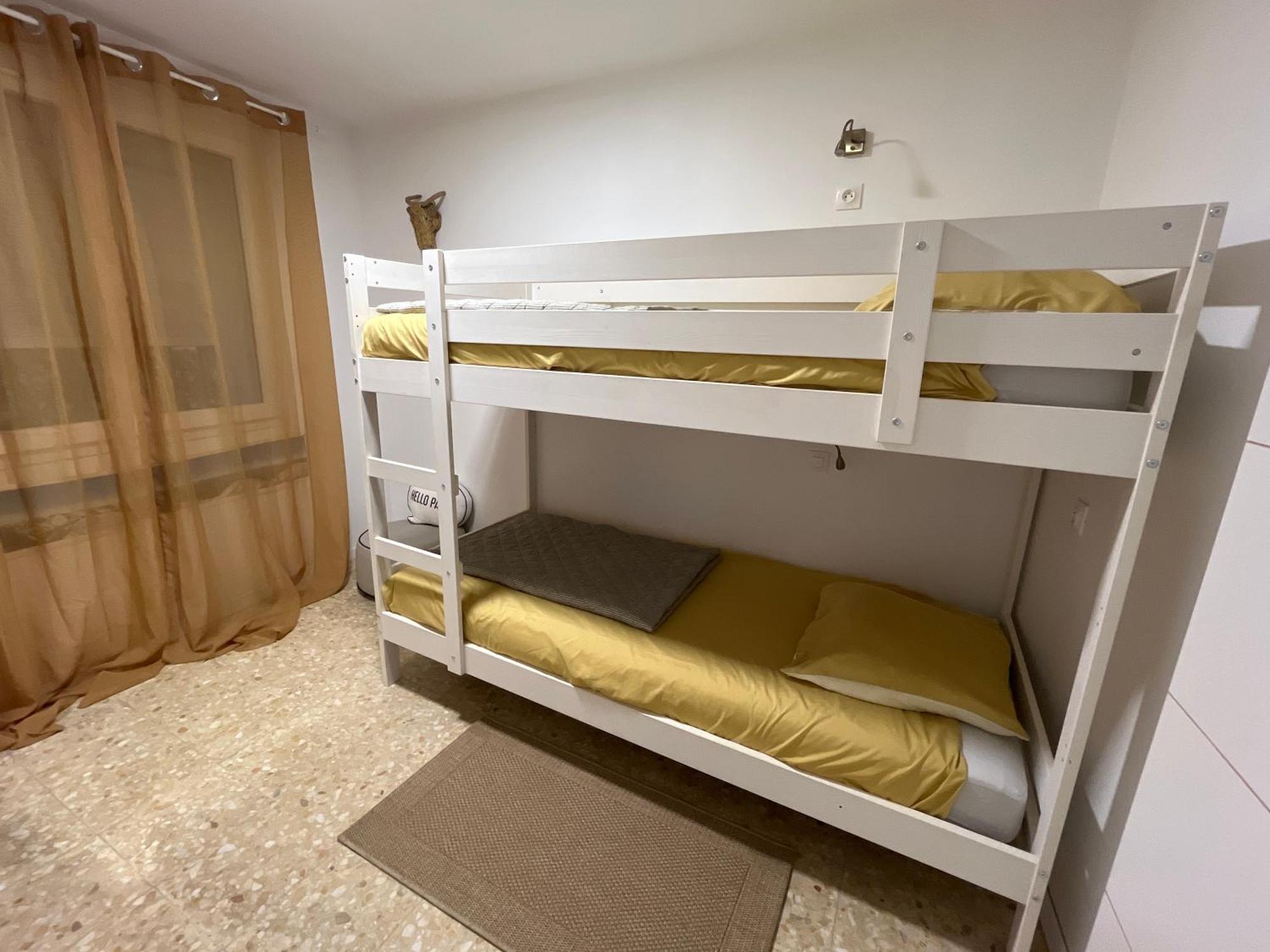 Agreable Maison De Village Avec Terrasse Vinca Екстериор снимка