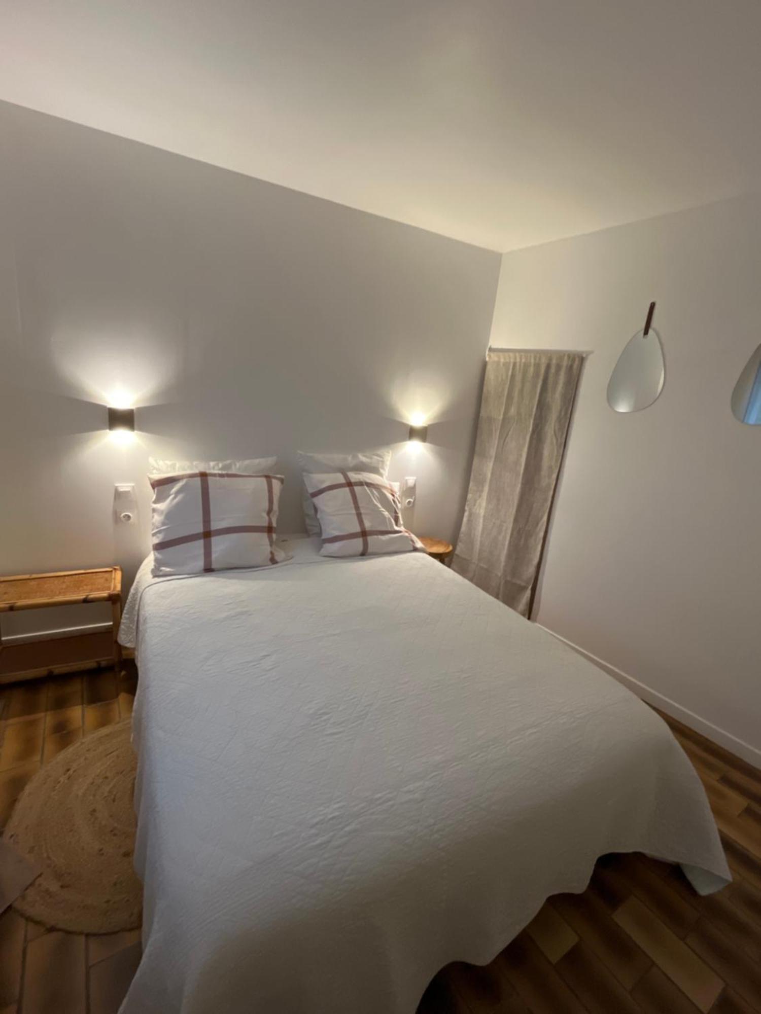 Agreable Maison De Village Avec Terrasse Vinca Екстериор снимка